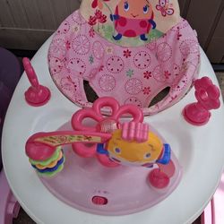 Baby walker plays music 🎶 $20 works perfect south la 90043