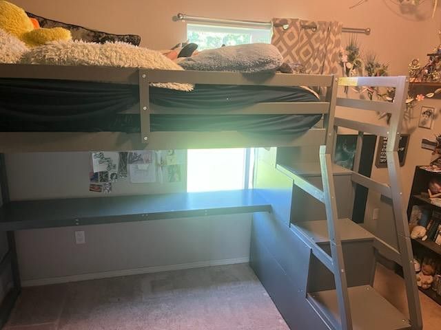 Twin Loftbed With Desk Underneath