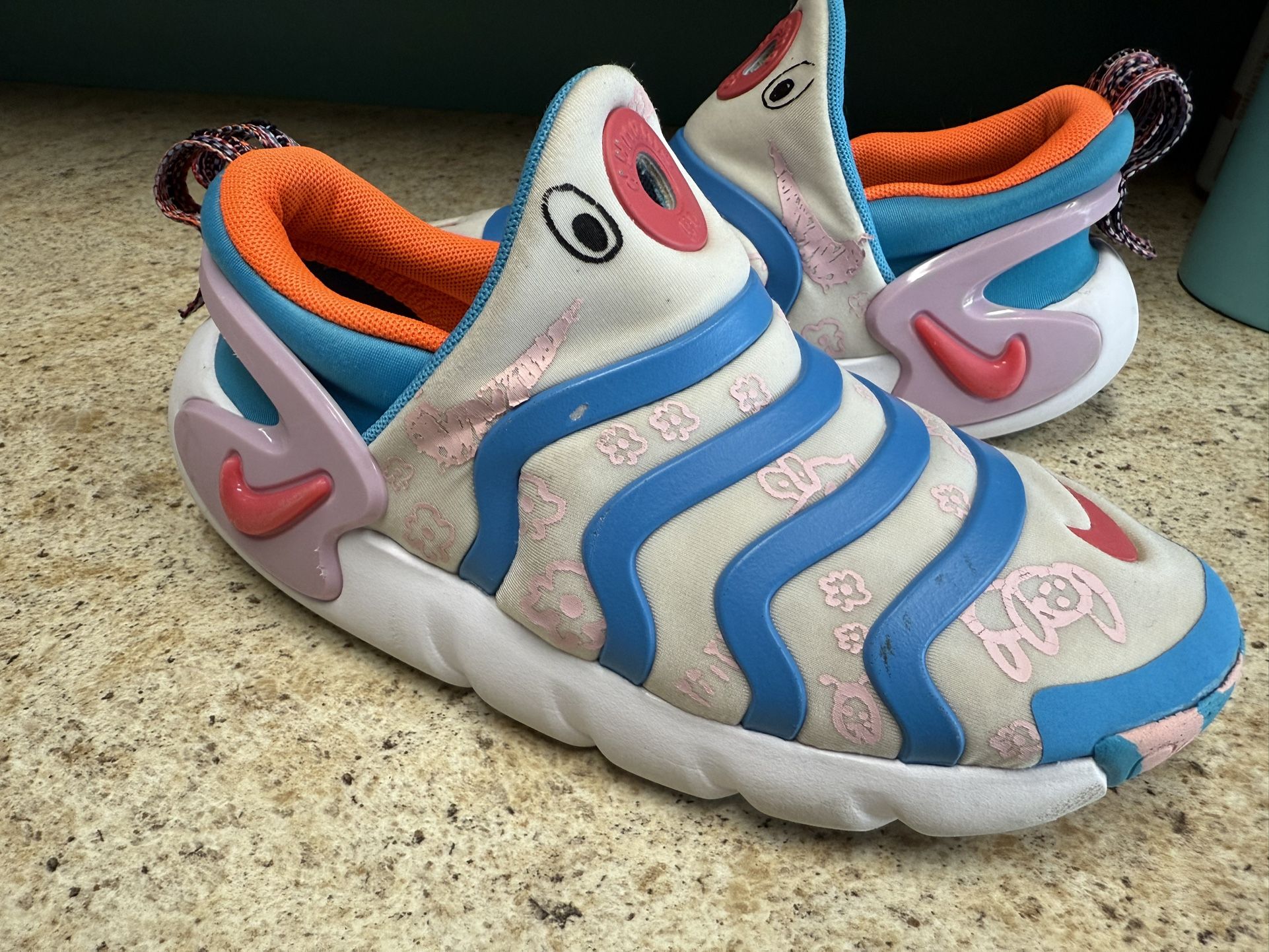 Nike Dynamo Kids Shoes Size 2 Youth, Not Travis Scott, Jordan, Union, Supreme, Dior