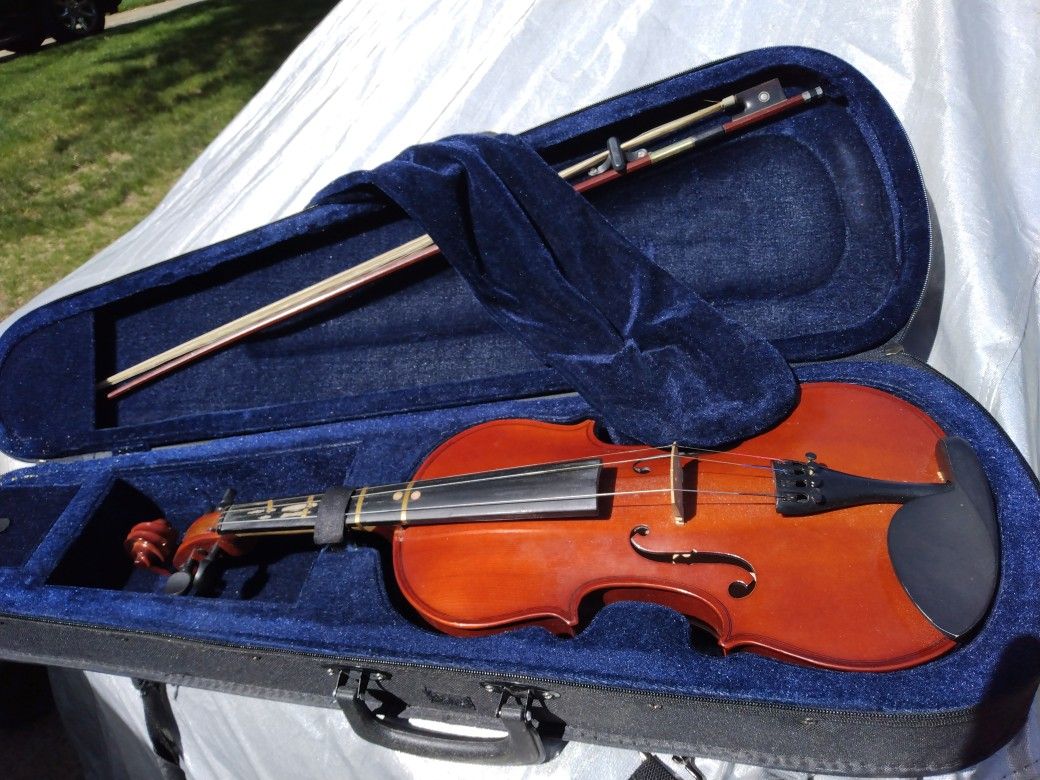 Violin In Excellent Condition Missing One String