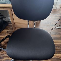 Office chair (like new)