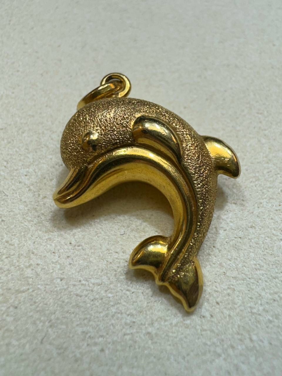 18k solid yellow gold dolphin pendant charm 2.8 grams