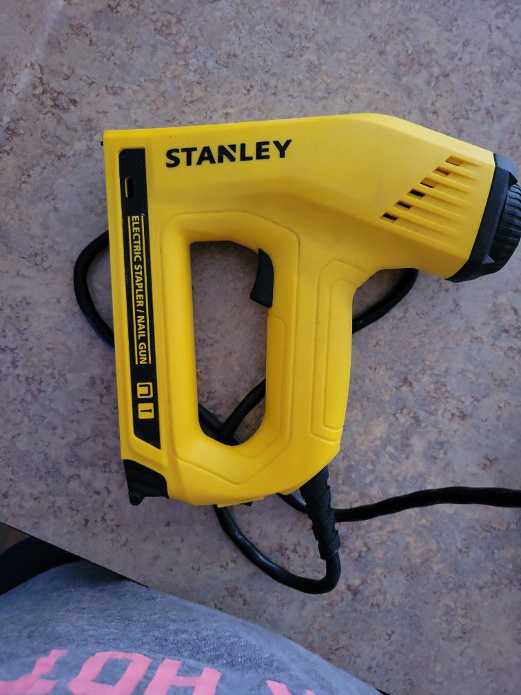 Stanley ELECTRIC staple/nail Gun