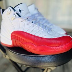 Jordan 12 “cherry” .