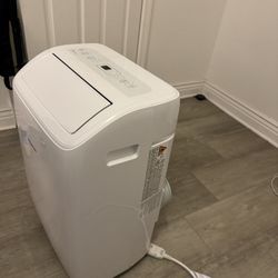 Hisense 8000 BTU Vented Room Smart Portable Air Conditioner Remote