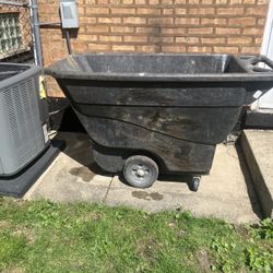 Rubbermaid 1/2 Yard Gondola Tilt Cart dumpster