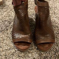 Women’s Brown Heels 