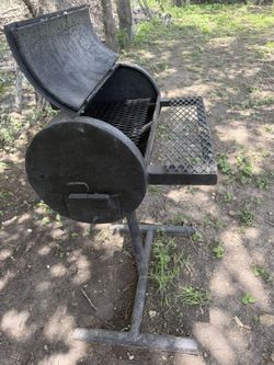 Swiveling Bbq Pit In great Condition $250