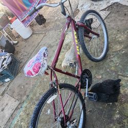 BIKE  HUFFY 26INCH  7SPEED   NEW TIRES AND TUBES EVERYTHING IS GOOD 
