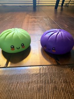 2 dumpling squishys