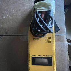 Digital Amp Voltmeter 