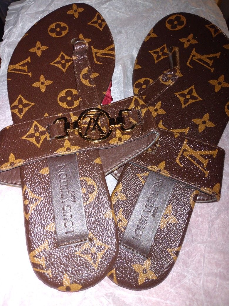 Women's Louis Vuitton Sandals!! All Sizes!!