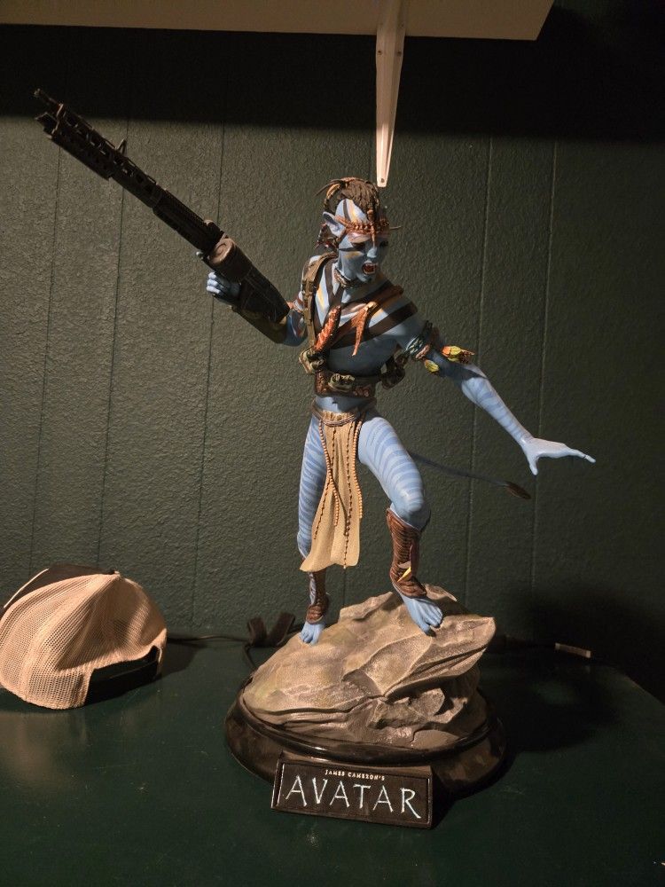 Sideshow Collectibles Avatar Statue Premium Format