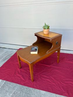 Vintage Antique Mid Century Side Table ( read description )