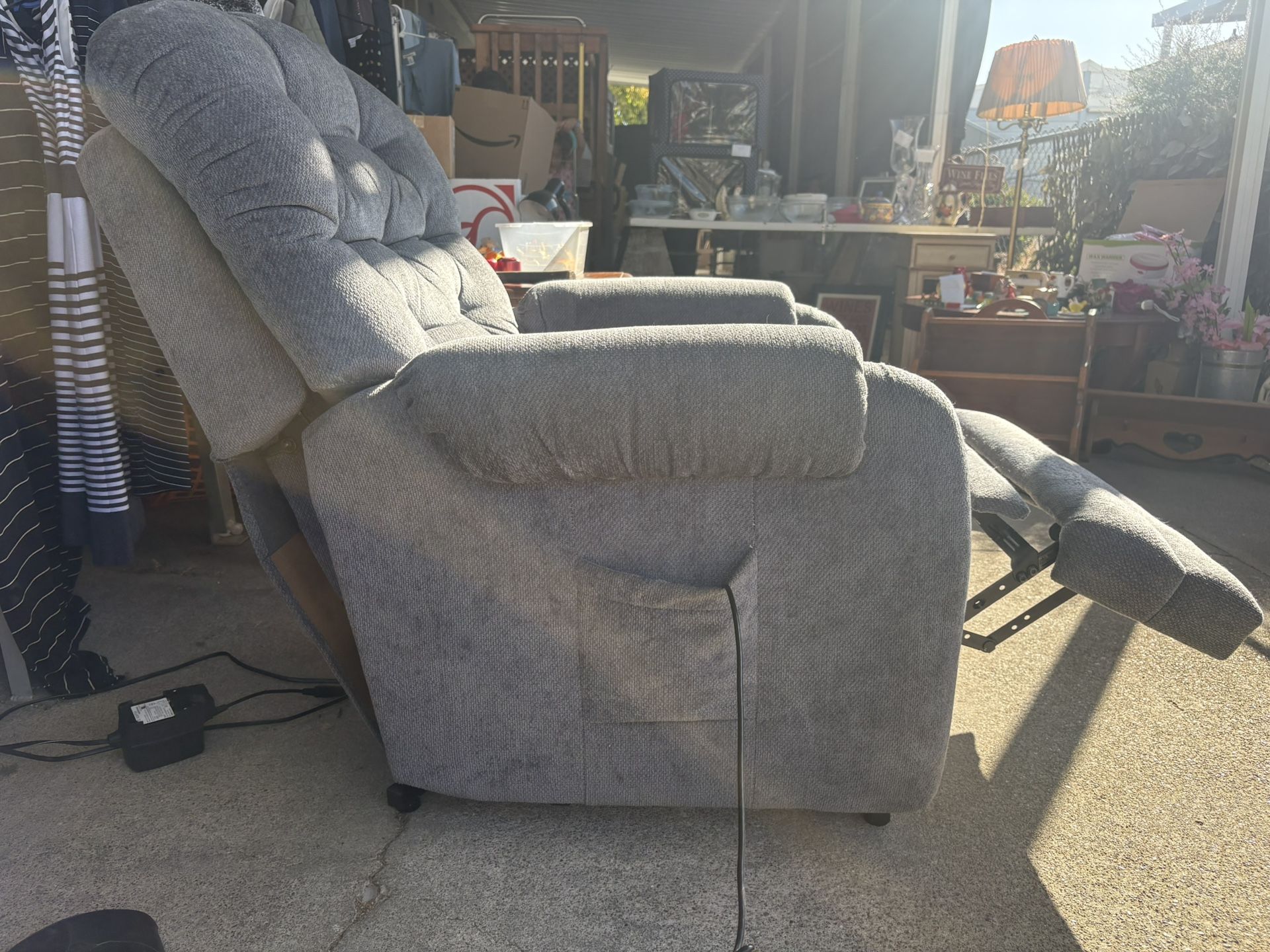 La-Z-Boy Power Mobility Lift Recliner Chair