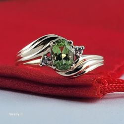 14K Yellow Gold Green Tourmaline and Genuine Diamond Ring Size 5.75 - Solid Gold!/ Anillo de Oro con Turmalinas Verdes y Diamantes! 👌🎁Post Tags: Ani