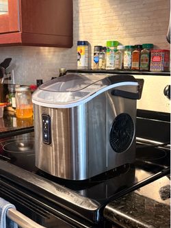 Counter top ice maker