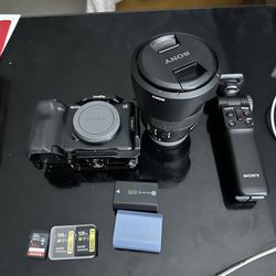 Camera Bundle Sony Zv-E1 & FE 24-105 Lens