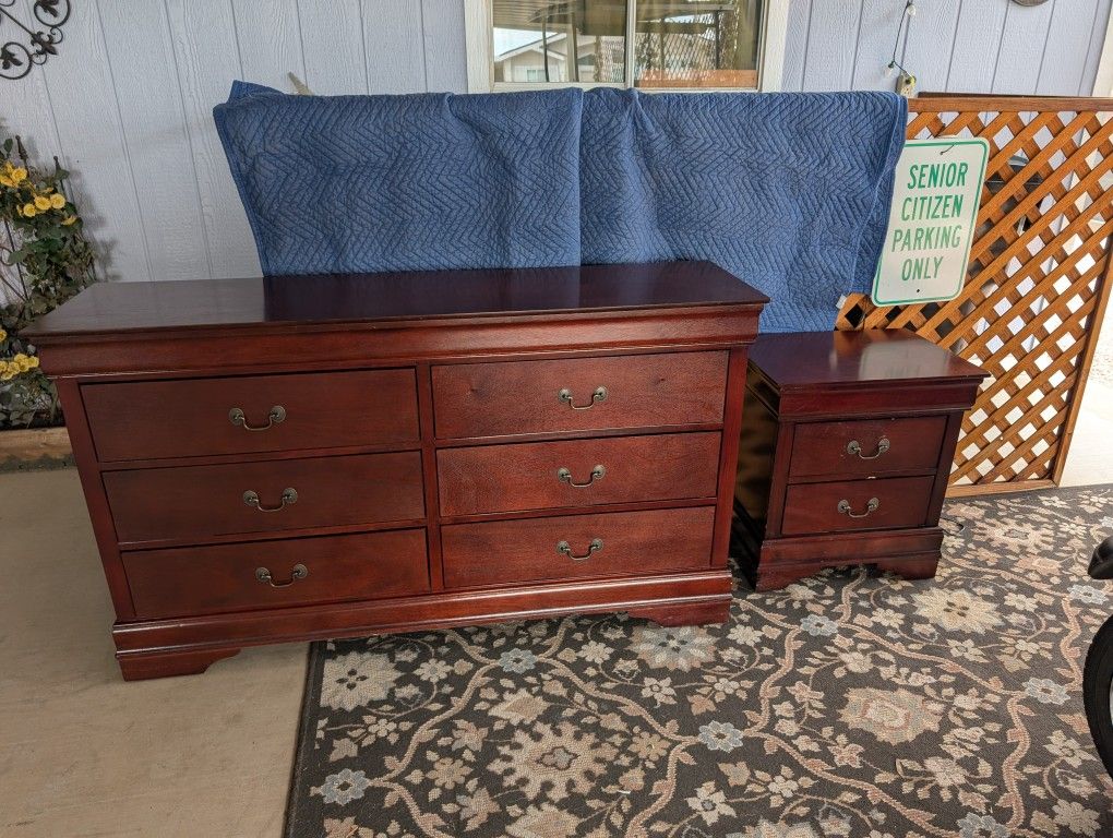Dresser & 1 Nightstand