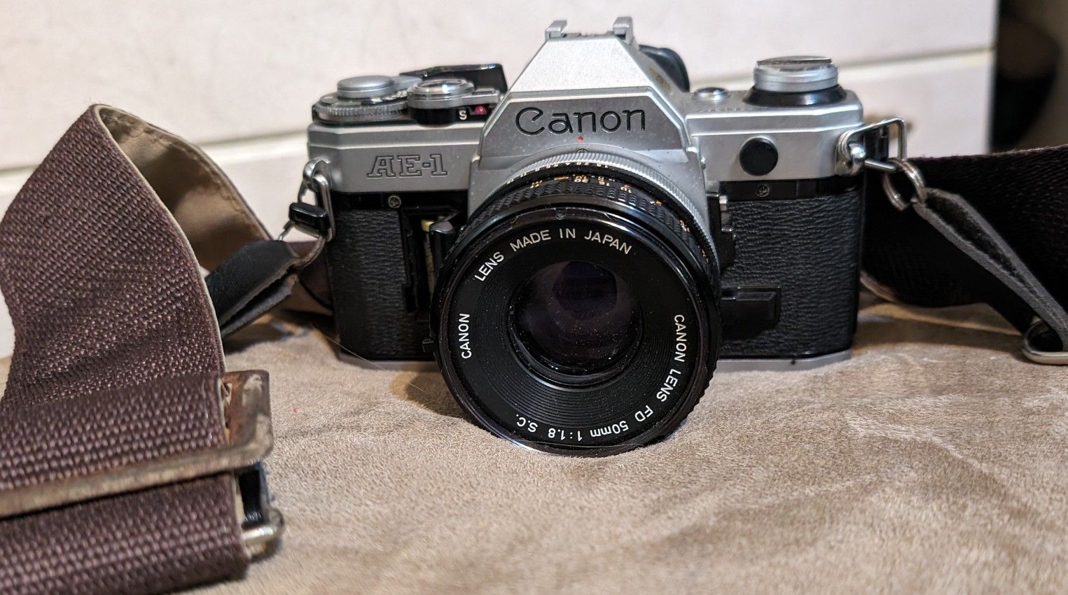 Vintage Camera Cannon AE1 50mm In Excellent Condition $175 Obo