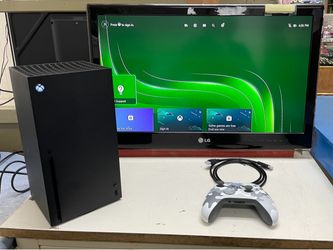 Xbox Series X w/Controller