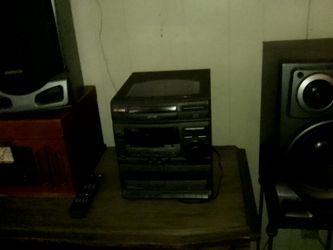 AiWA Stereo with 2 Speakers