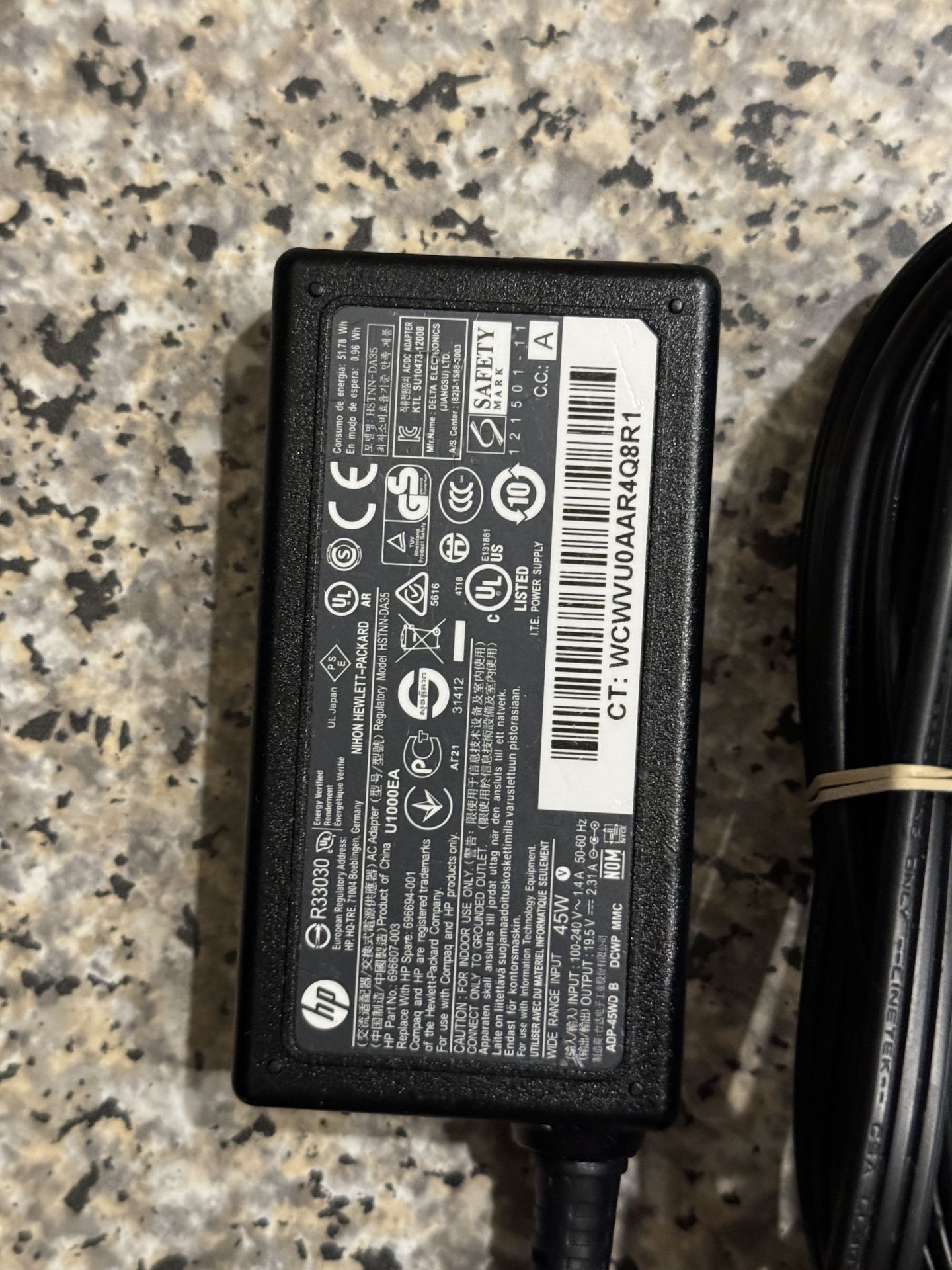 Genuine HP Laptop 45W 19.5V AC Adapter Charger Power Supply.