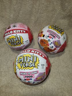 Hello Kitty Mini Verse