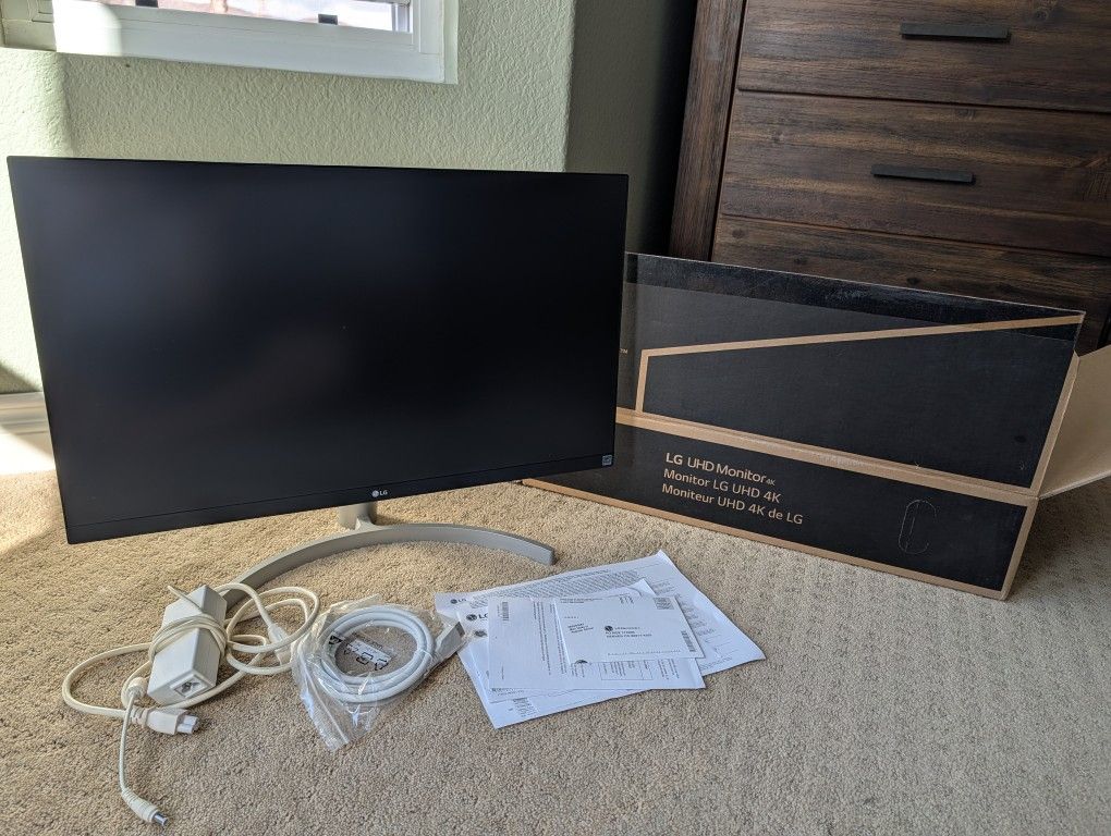 LG 27" Gaming monitor [27UL600]