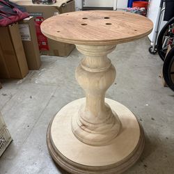 Custom Oak Pedestal Table Base (New) – 29.4” Tall / 25” Base