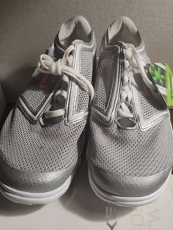 Women's Nike summer light size 9