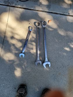 Wrenchs 1 1/8, 1 1/2, 1 5/8