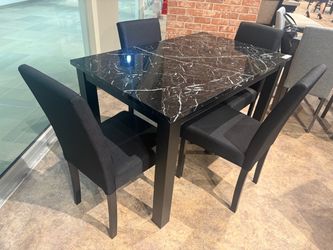 🔥 Brand New Dining Table with 4 Chairs – Huge Savings!