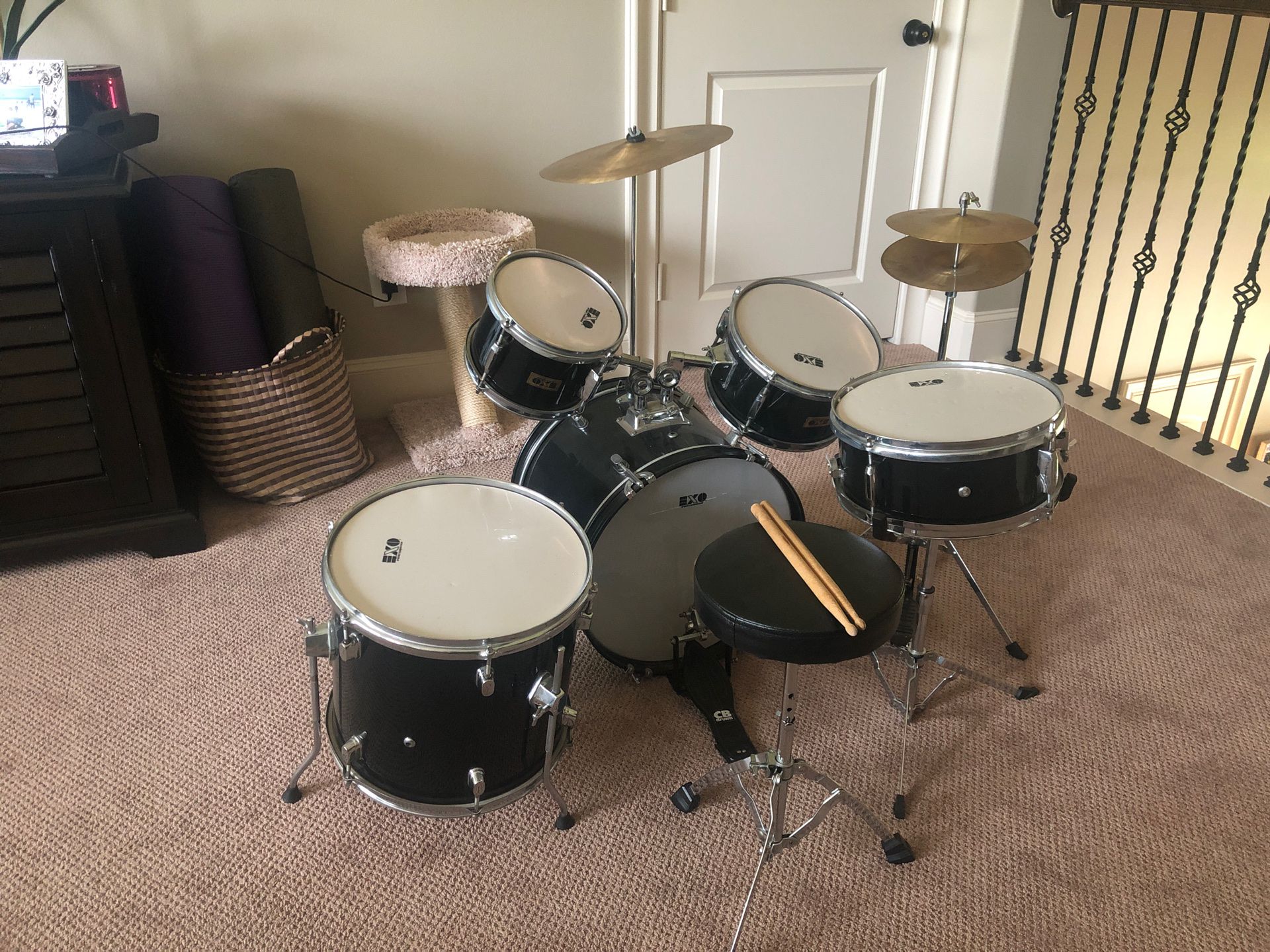 Kids drum set