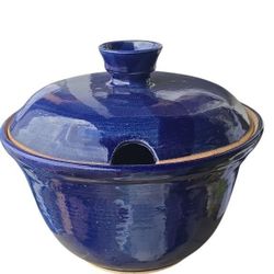 Vintage soup and casserole pot with matching soup bowls