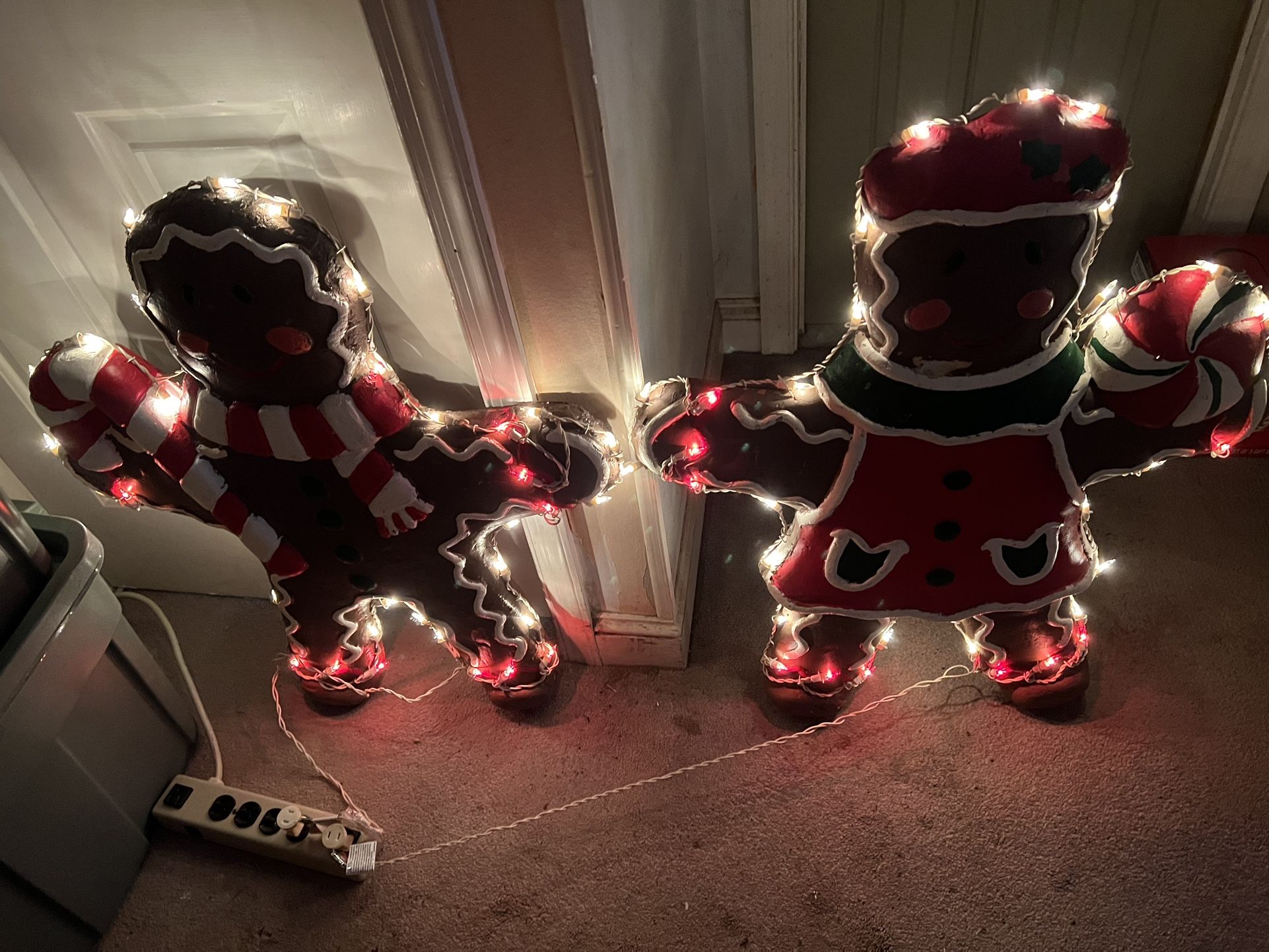 2001 Yulescapes Gingerbread Boy & Girl-Vintage Christmas (Indoor/Outdoor)
