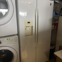GE Refrigerator