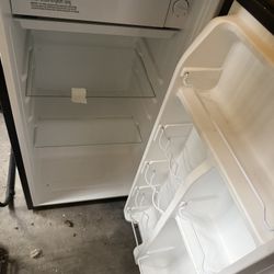 Mini Fridge 