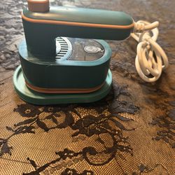 Portable Handheld Steam Iron – Compact Travel Garment Steamer | Clothes, Curtains, Quick Touch-Ups