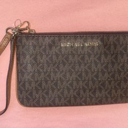 Michael Kors jet set travel Wristlet