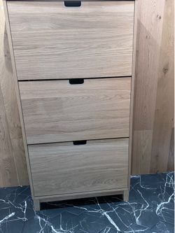 Shoe cabinet