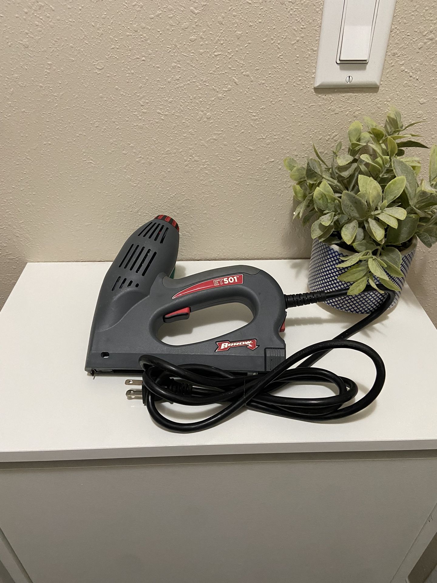 Electric Stapler Gun 