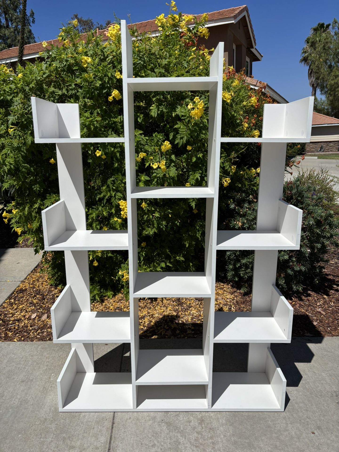 White Geometric Modern 13 Shelf Bookcase Excellent Condition