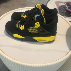 Jordan 4s