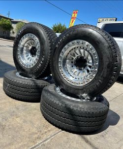 🔥 Brand New Set of Lock Off R 17x9 Rims + Tires (Set of 4) — In Excellent Condition 🔥
Includes all-terrain tires, ready for any road! 🛞🏁