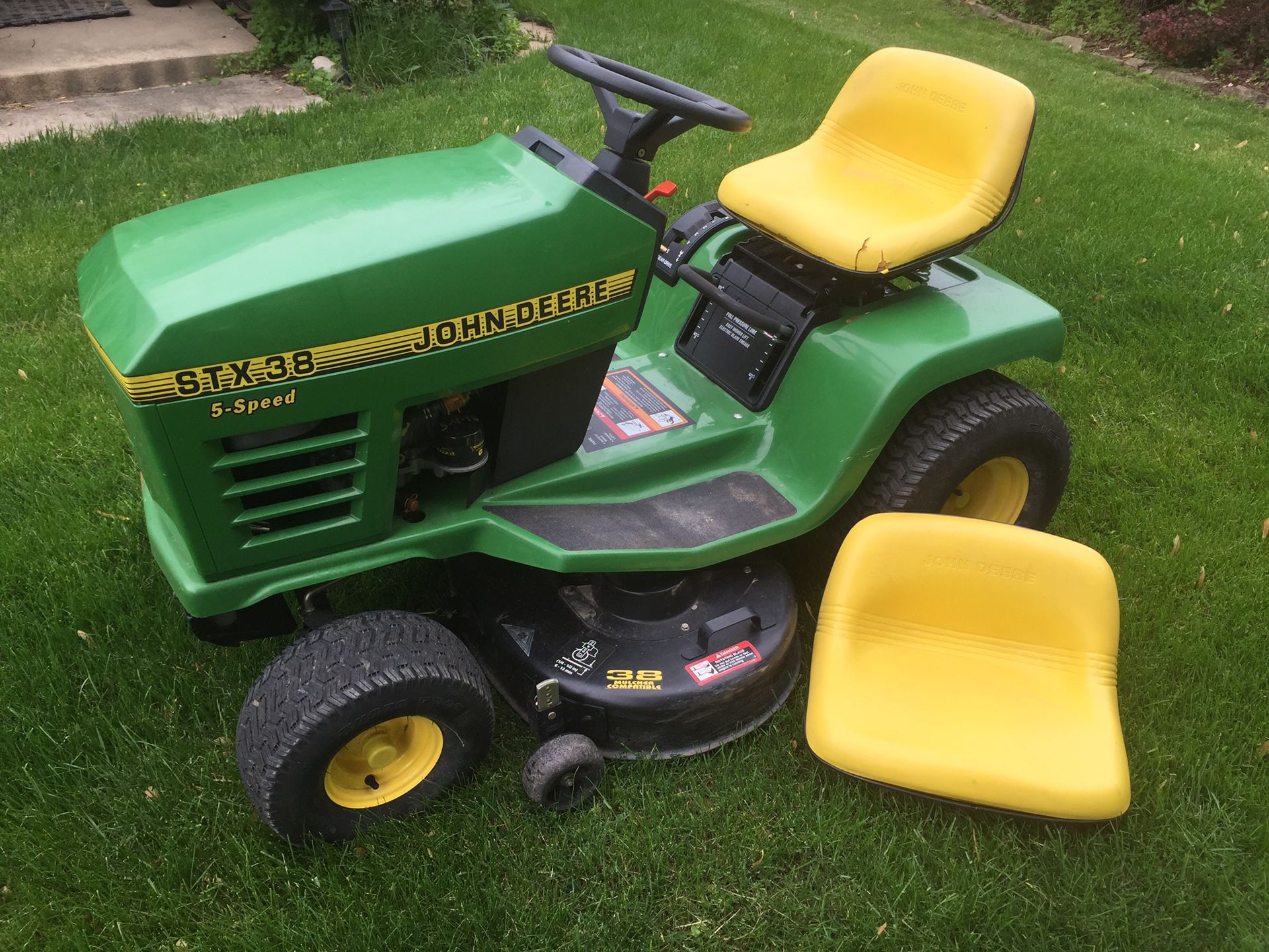 STX 38 John Deere Riding Lawn Mower with Bagger System