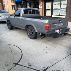 Toy Pick Up 