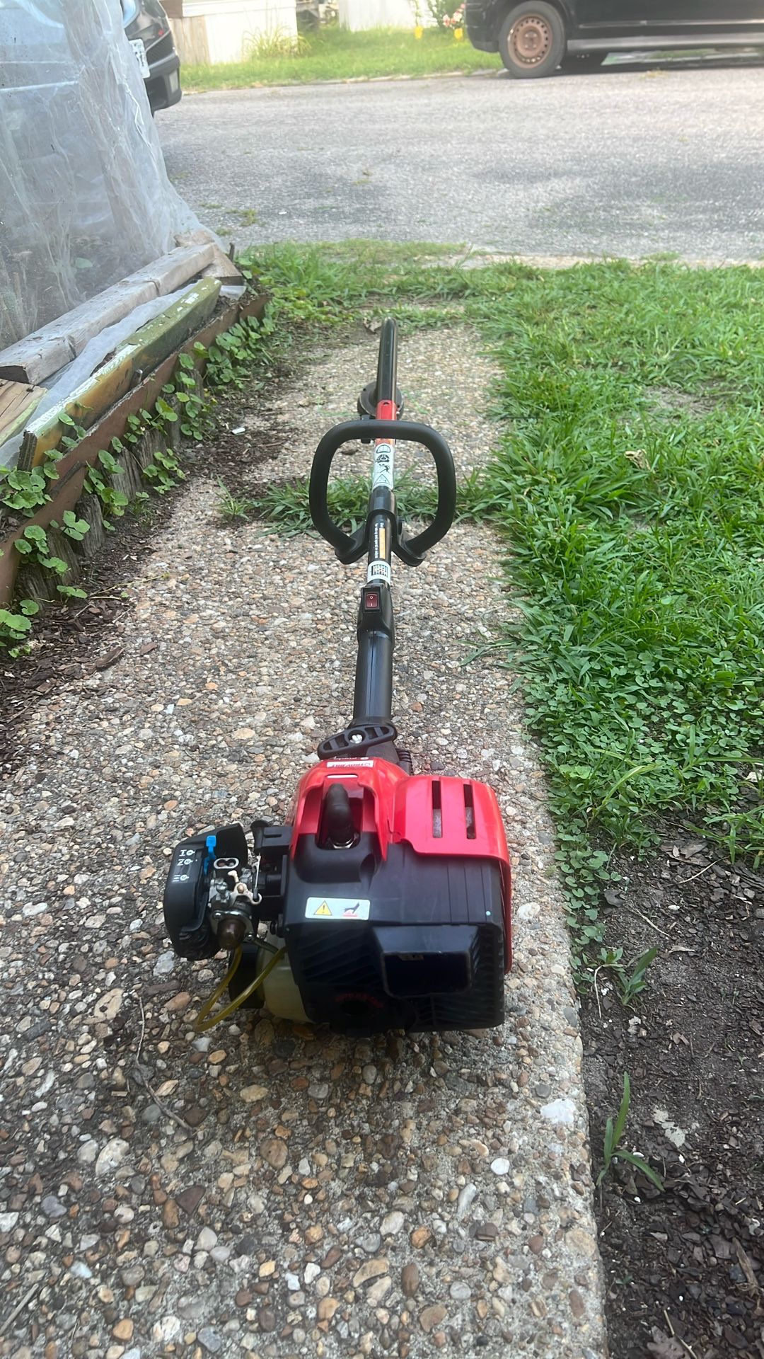 TROY-BILT WEEDS EATER TB22EC