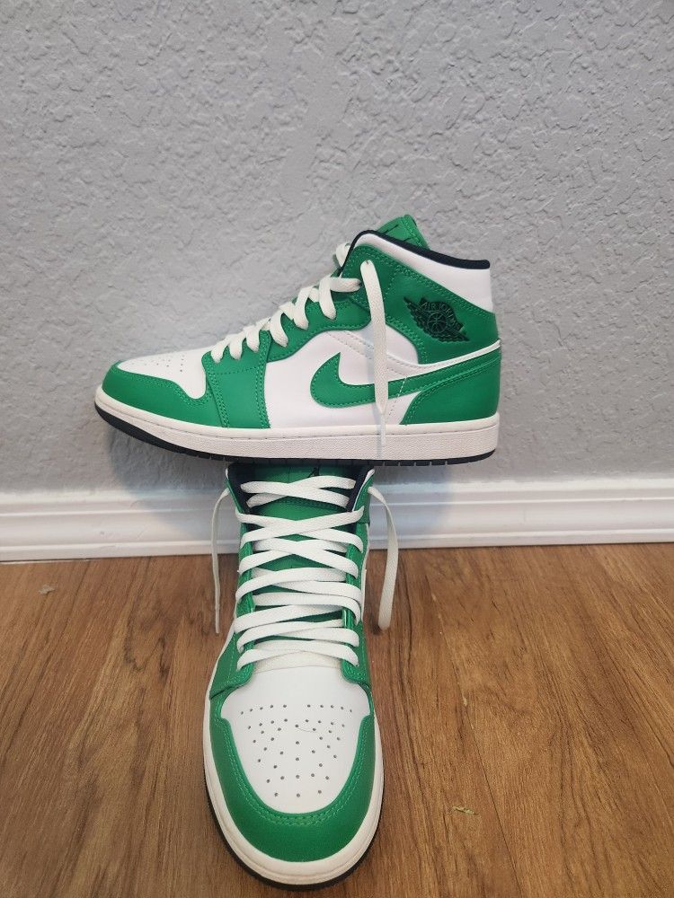 Air Jordan 1 Mid Lucky Green