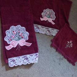 3 piece Towel set With Lace Trim, new.